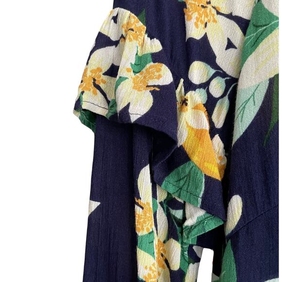 Very pretty Old Navy Floral Ruffle top SM - Picture 3 of 7